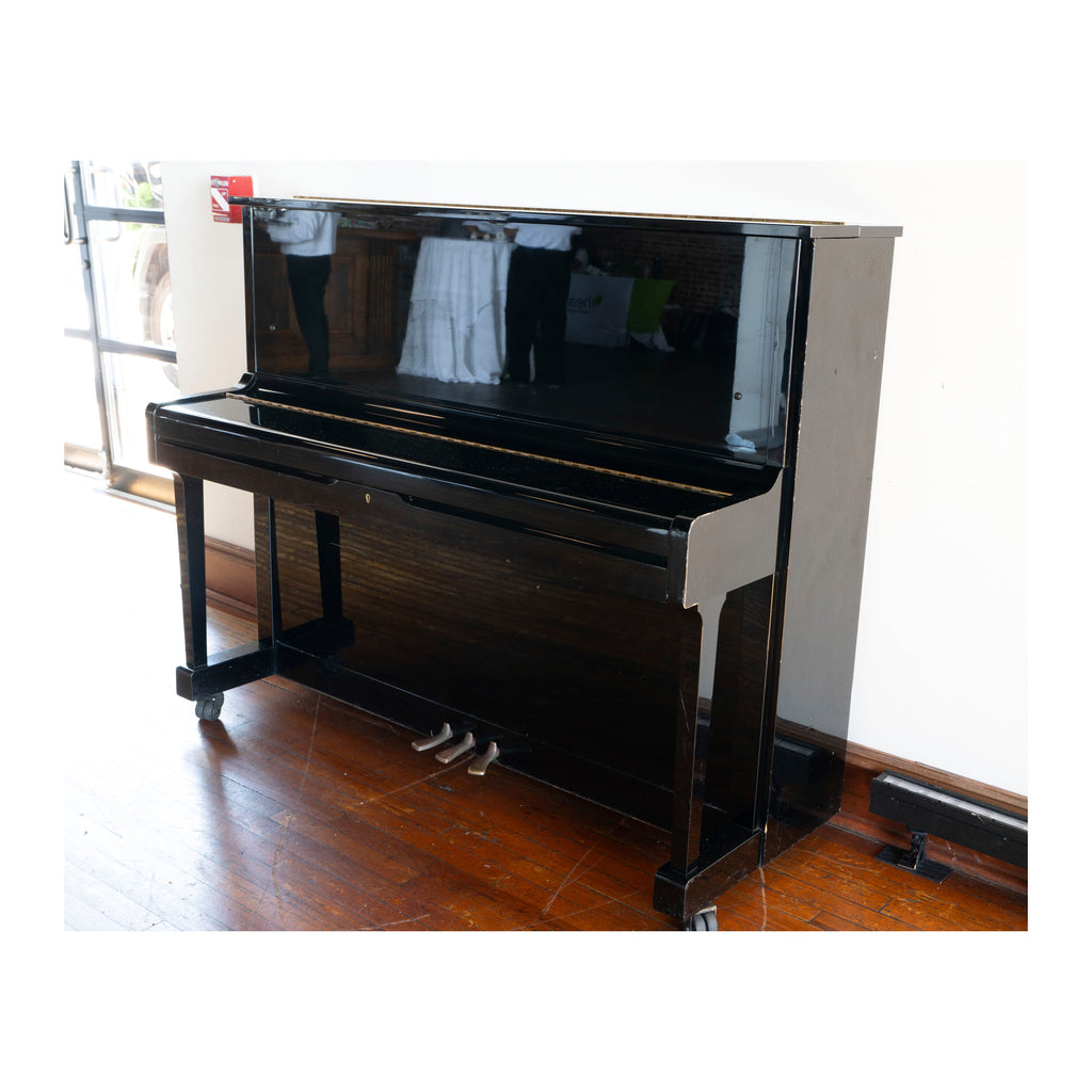 Yamaha U1E Upright Polished Ebony Piano