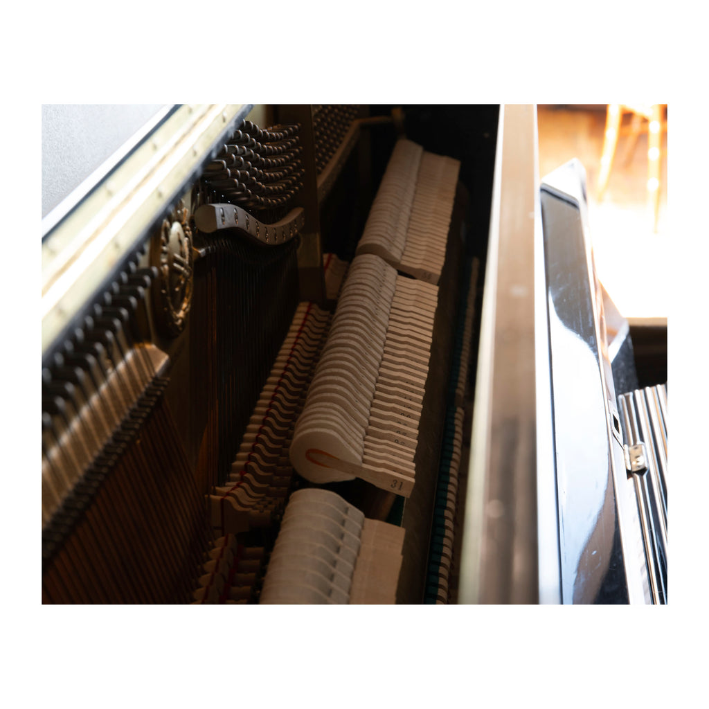 Yamaha U1E Upright Polished Ebony Piano